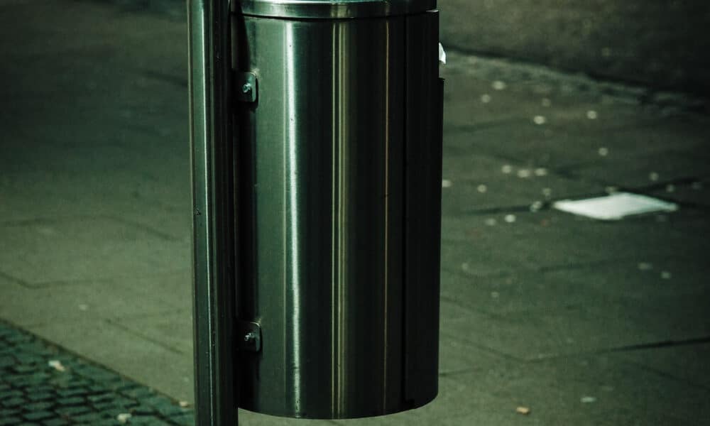 Comment la poubelle extérieure design est-elle devenue LA référence en matière de mobilier urbain ?