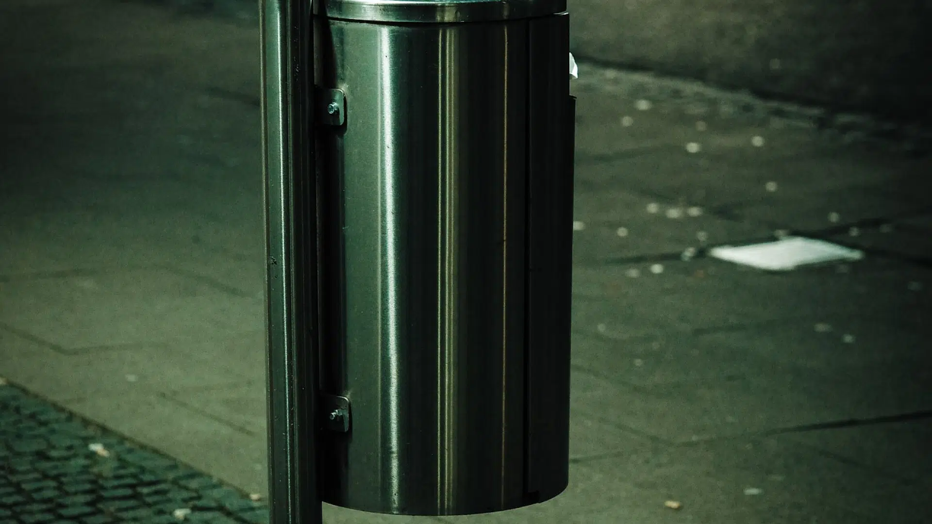 Comment la poubelle extérieure design est-elle devenue LA référence en matière de mobilier urbain ?