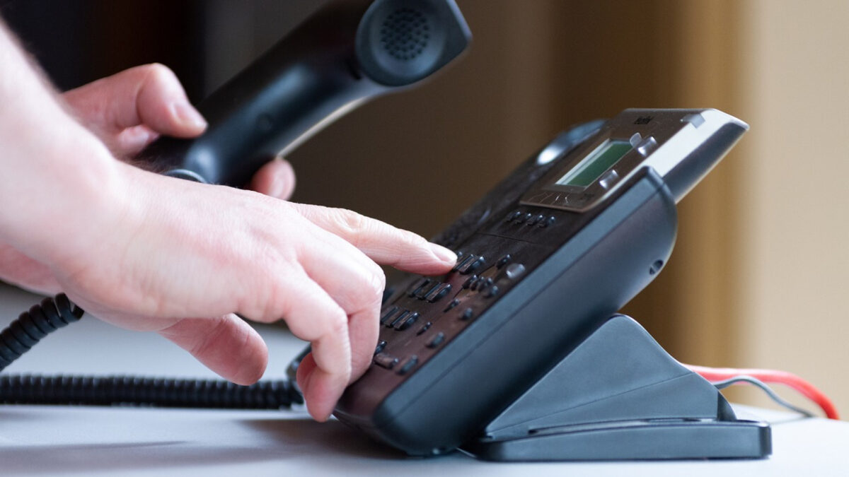 Secrétariat téléphonique : 5 avantages de la permanence téléphonique externalisée